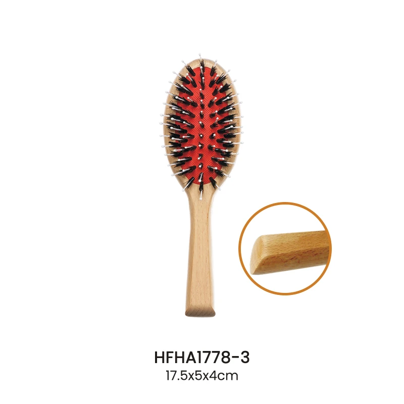 Ovale Kissen-Haarb&uuml;rste aus nat&uuml;rlichem Buchenholz mit rotem Kissen